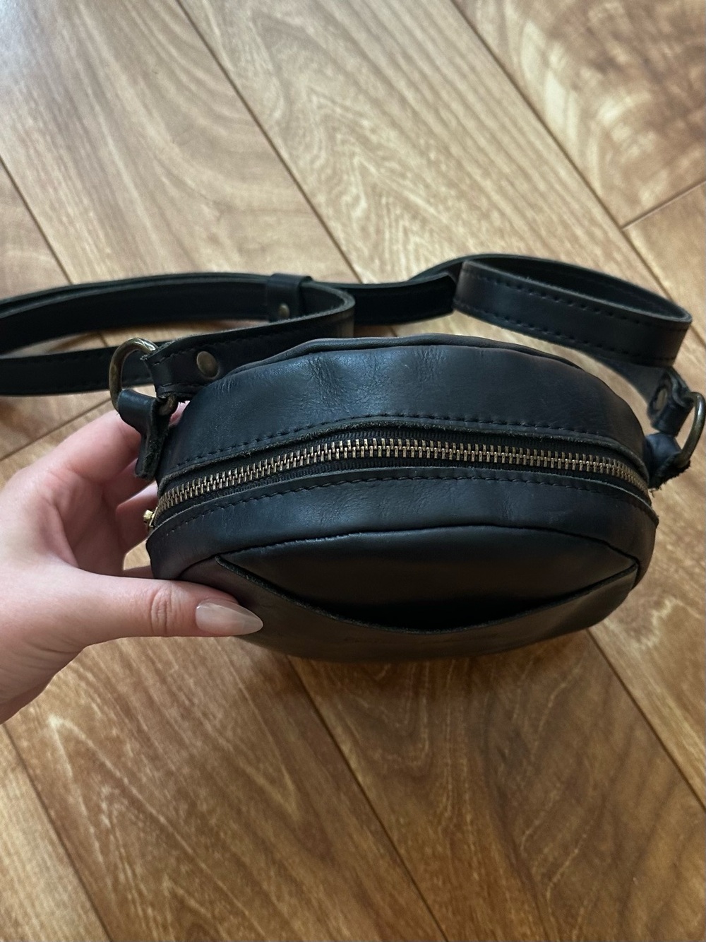 Portland Leather Black Round Crossbody Bag - Picture 6 of 6